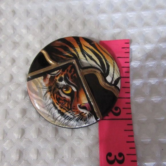 Tiger Broach - Picture 2 of 5